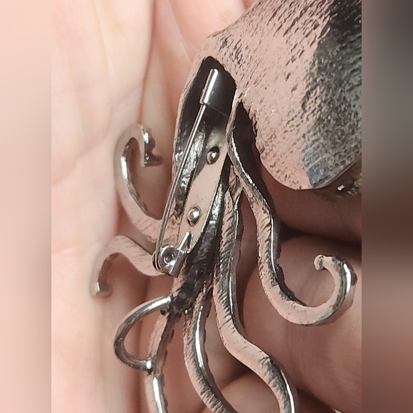 Ammonite Fossil Shell Octopus Brooch | Nautical Statement Pin | Ocean Gothic Jew - Picture 6 of 9